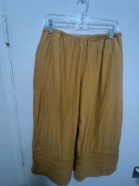 Krista Larson’s Mustard Wide-Leg Casual Pants. One size fits most (L)